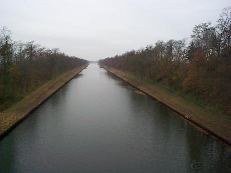 looking at the canal from a bridge